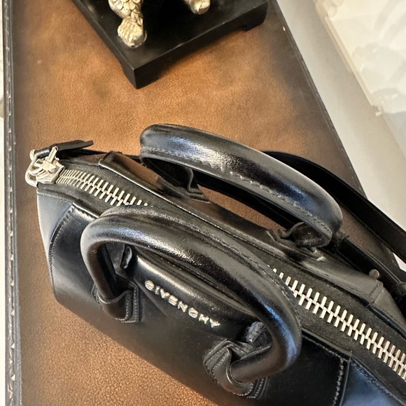 Givenchy Antigona Mini Box Calfskin Satchel Bag - Picture 8 of 8